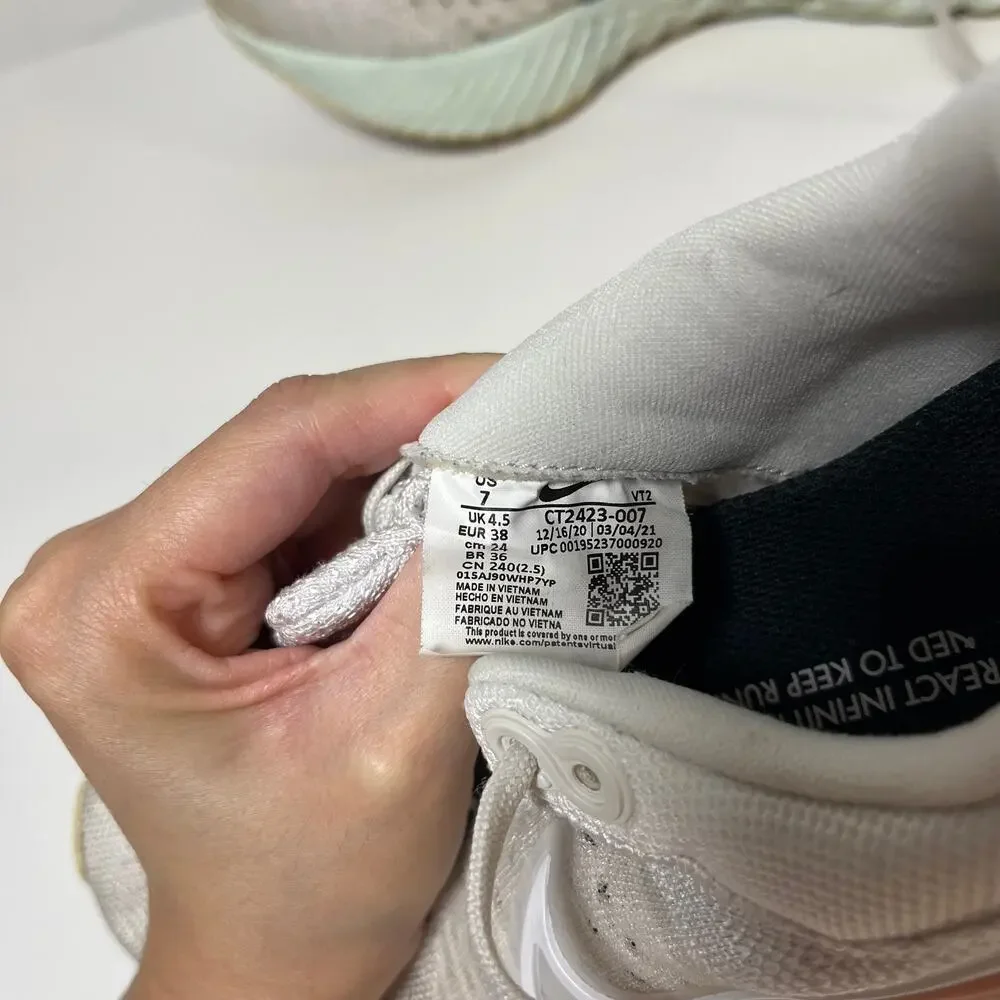 Nike Women's React Infinity‎ Run Flyknit 2 Platinum Tint Size 7 Run Ct2423-007